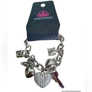 Charm Braclet NWT Silver Color 7 Charms, Heart, Key, Lock, Small Heart, …